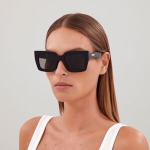 BOTTEGA VENETA CLASSIC SQUARE SUNGLASSES | BLACK